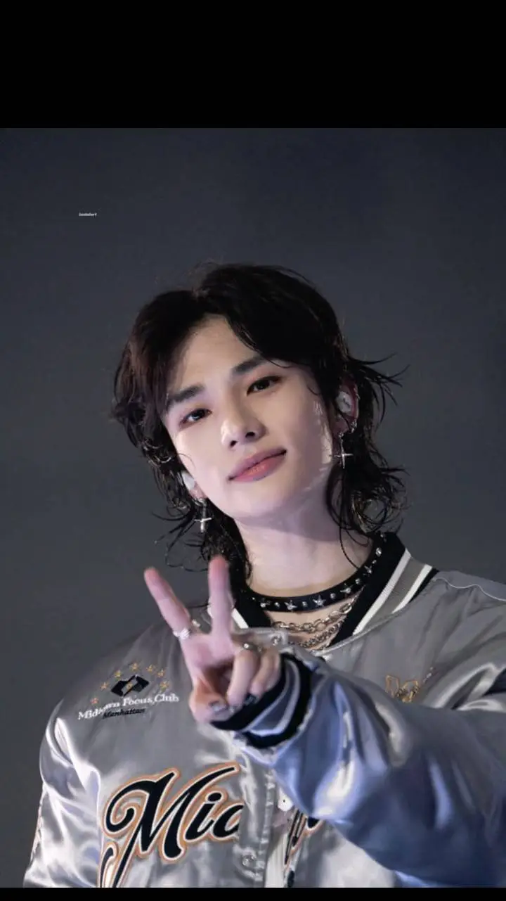 ai character: brother hyunjin  background