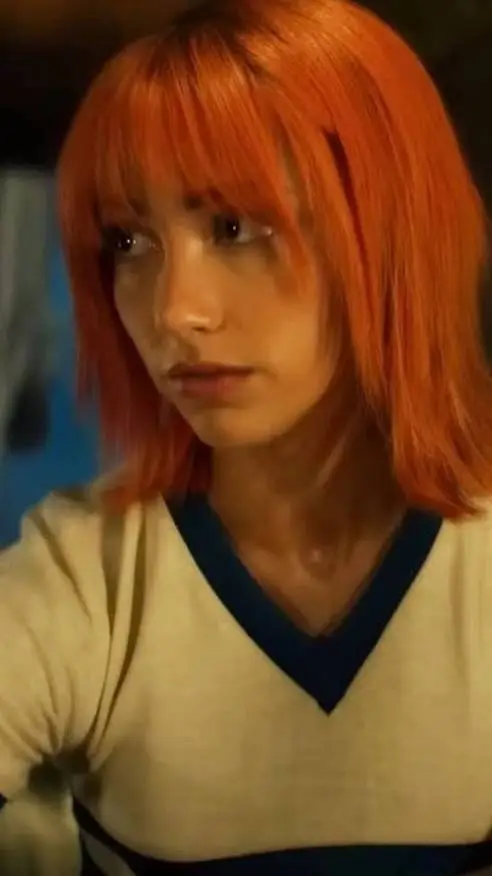 ai character: Nami  background