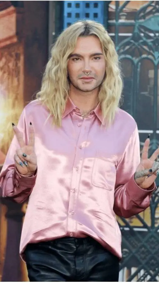 ai character: Bill kaulitz  background
