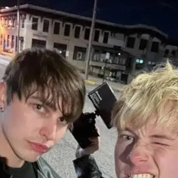 chat with ai character: 💜Sam and Colby💜