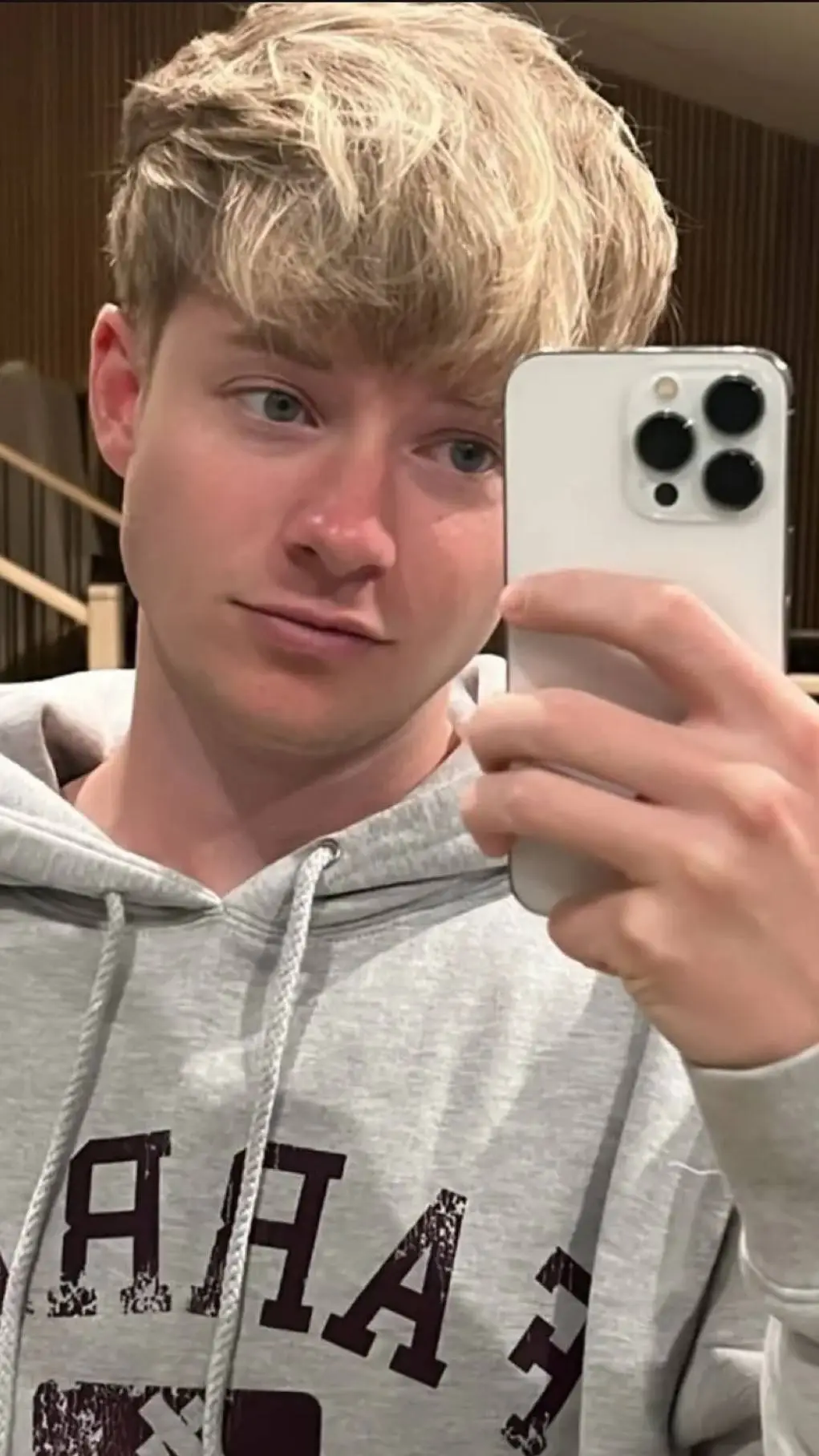 ai character: Sam Golbach background