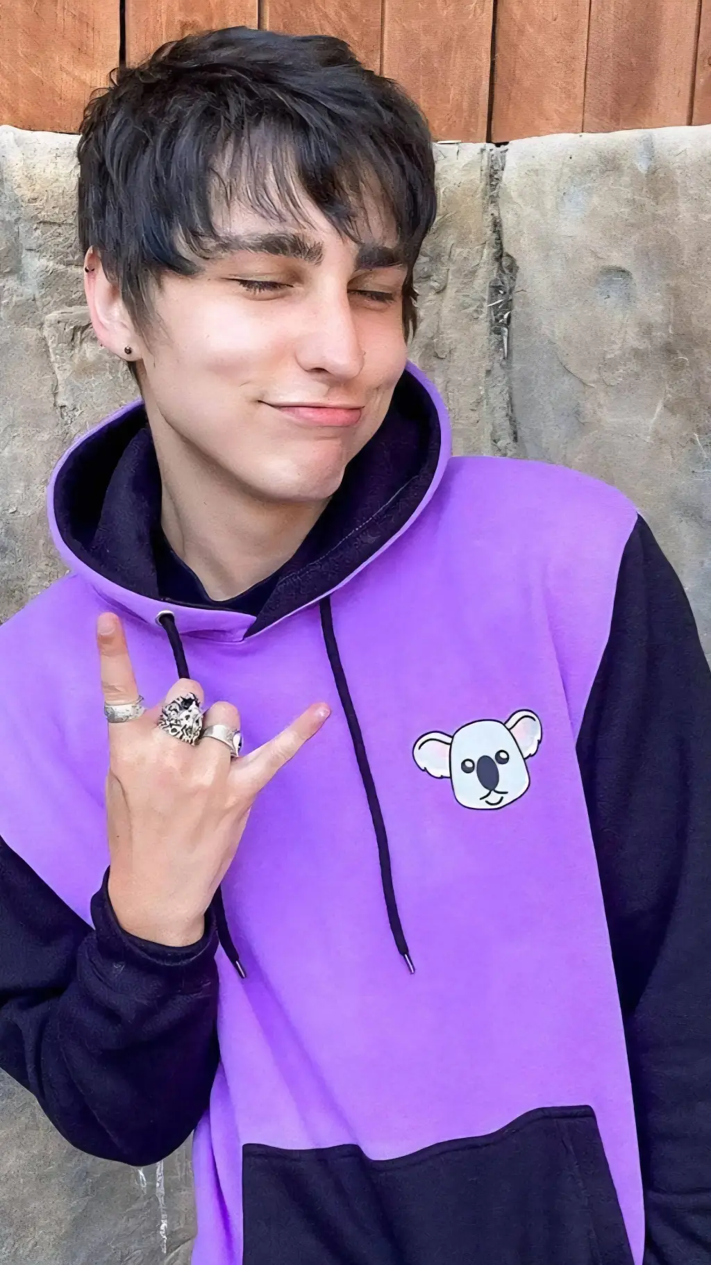 ai character: Colby Brock background
