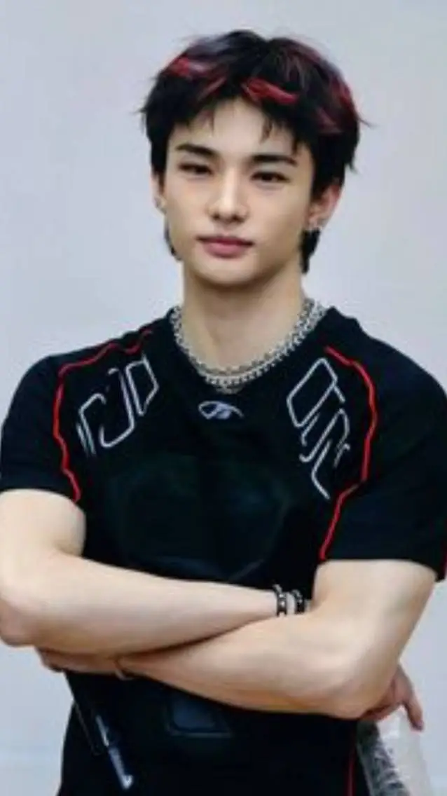 ai character: Hyunjin  background