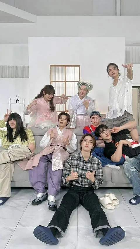 ai character: SKZ FAMILY  background