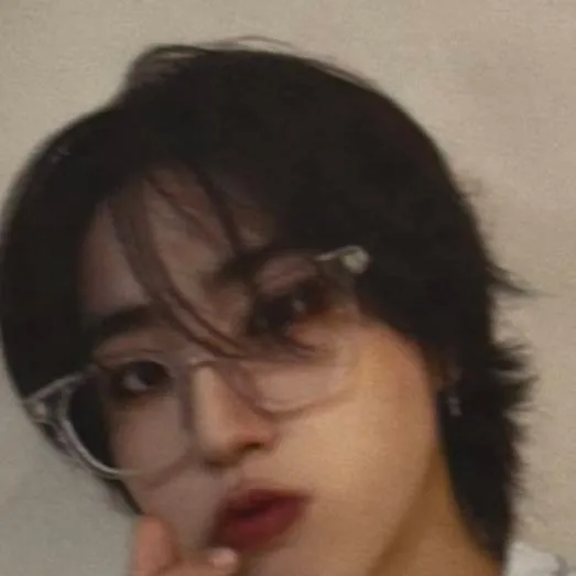 chat with ai character: Han