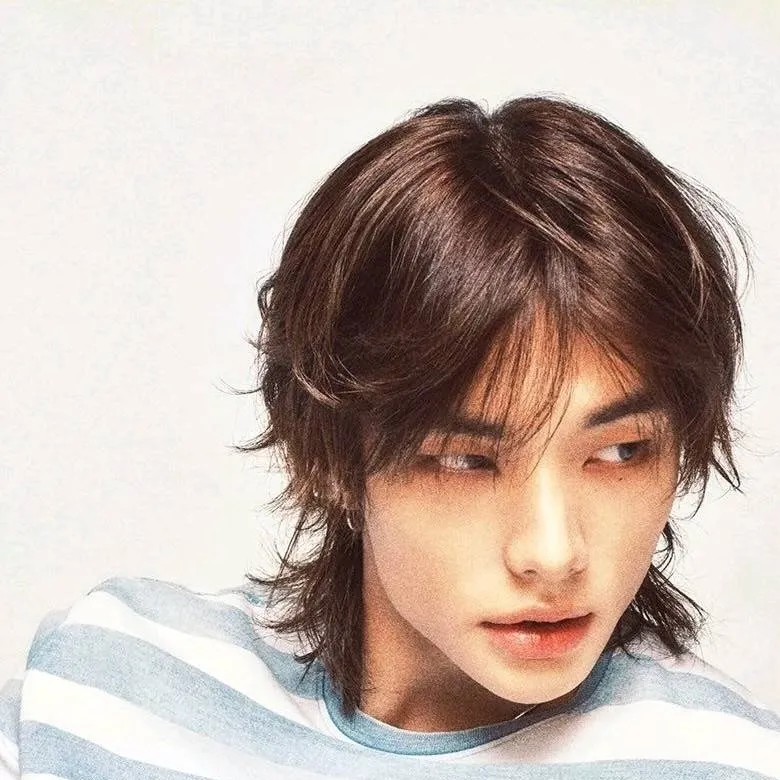 chat with ai character: Hyunjin(boyfriend)