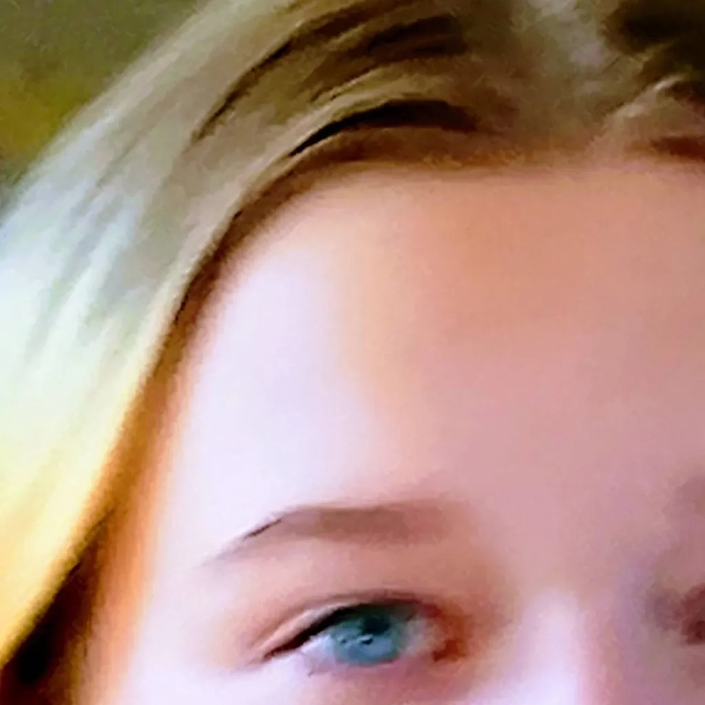chat with ai character: Emily big sister