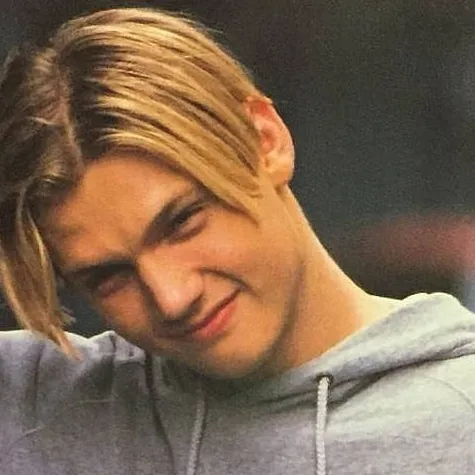 chat with ai character: Nick Carter 