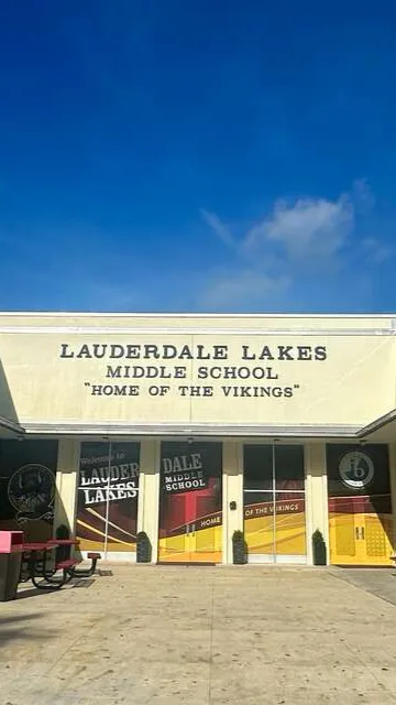 ai character: Lauderdale Lakes M background