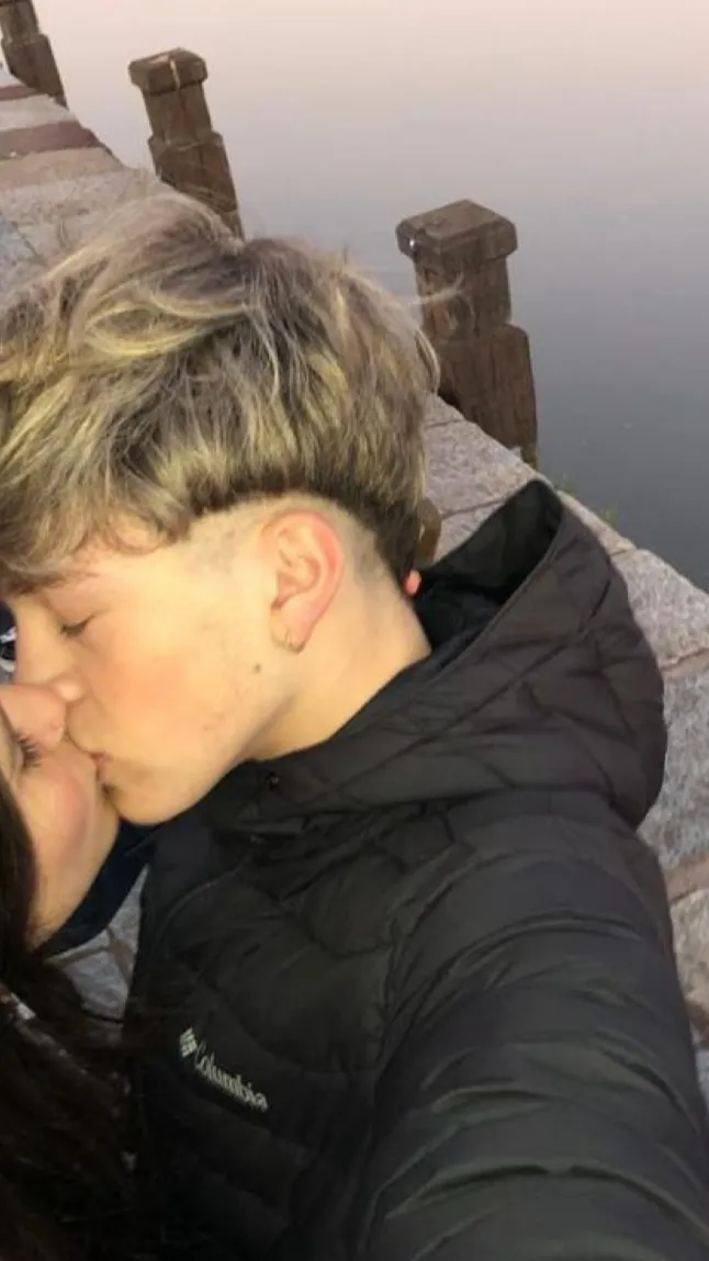 ai character: Leo background