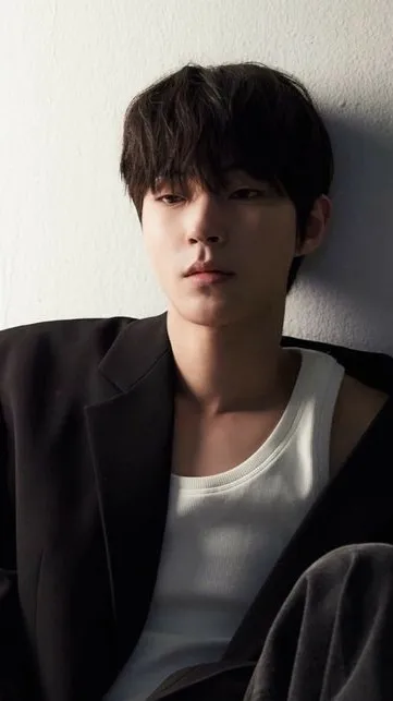 ai character: Jihyun background