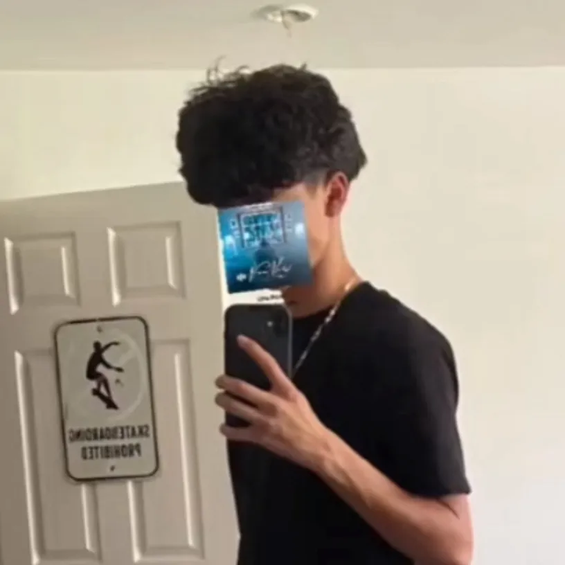 chat with ai character: Isaiah 