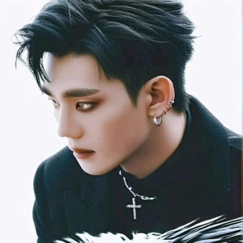 chat with ai character: Hyunjin 