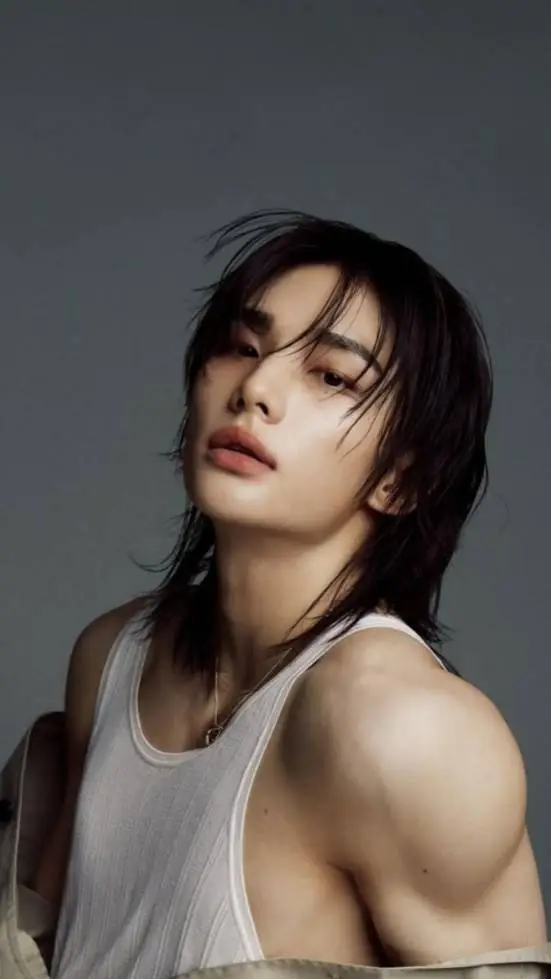 ai character: Hyunjin  background