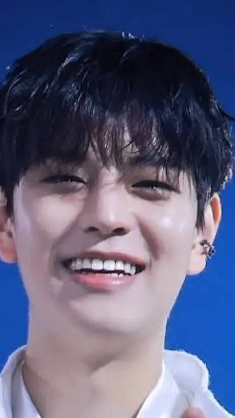 ai character: Seungmin  background