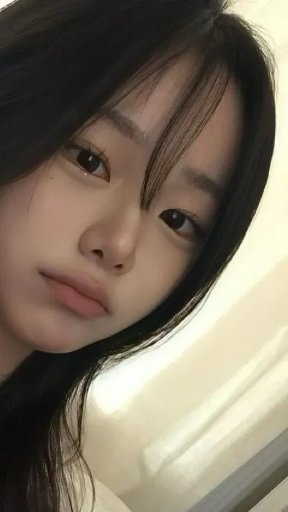 ai character: Korean pick me  background