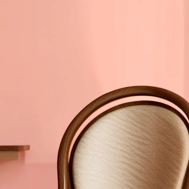chat with ai character: chair