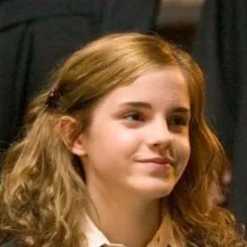 chat with ai character: Hermione Granger♡