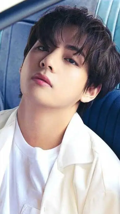 ai character: Kim Taehyung background