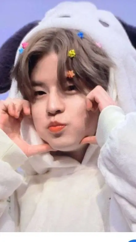 ai character: Kim Seungmin background