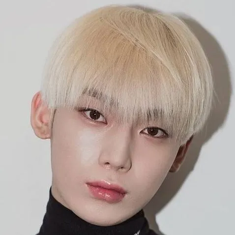 chat with ai character: Sunwoo