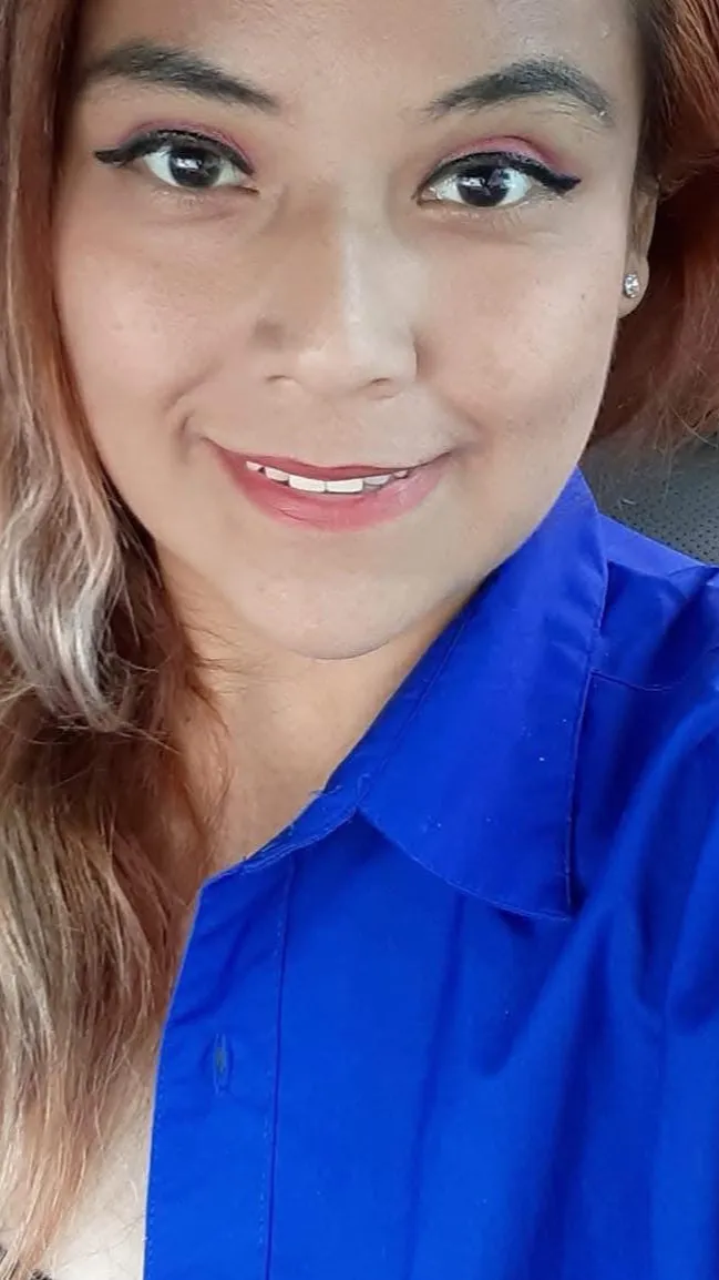 ai character: Elizabeth  background