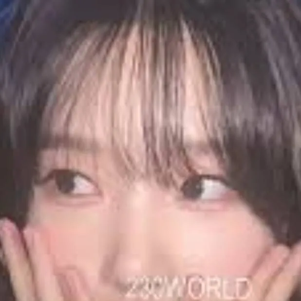 chat with ai character: Jun-hee