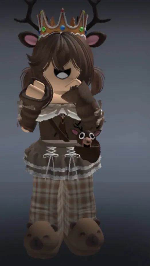 ai character: Maxie background