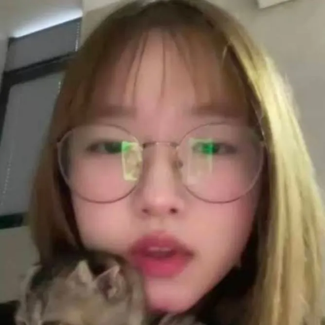 chat with ai character: Haeun♡