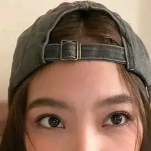 chat with ai character: colet