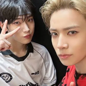 chat with ai character: .HEESUN.