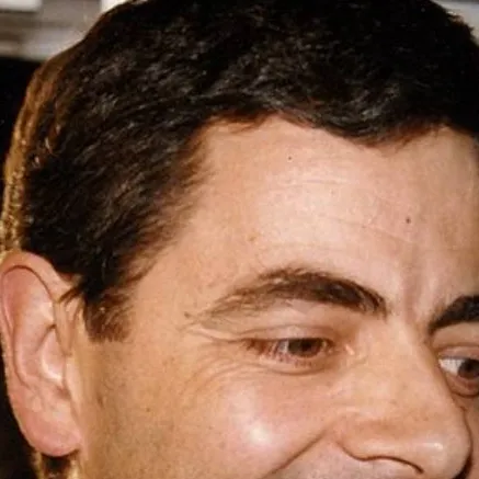 chat with ai character: Mr bean