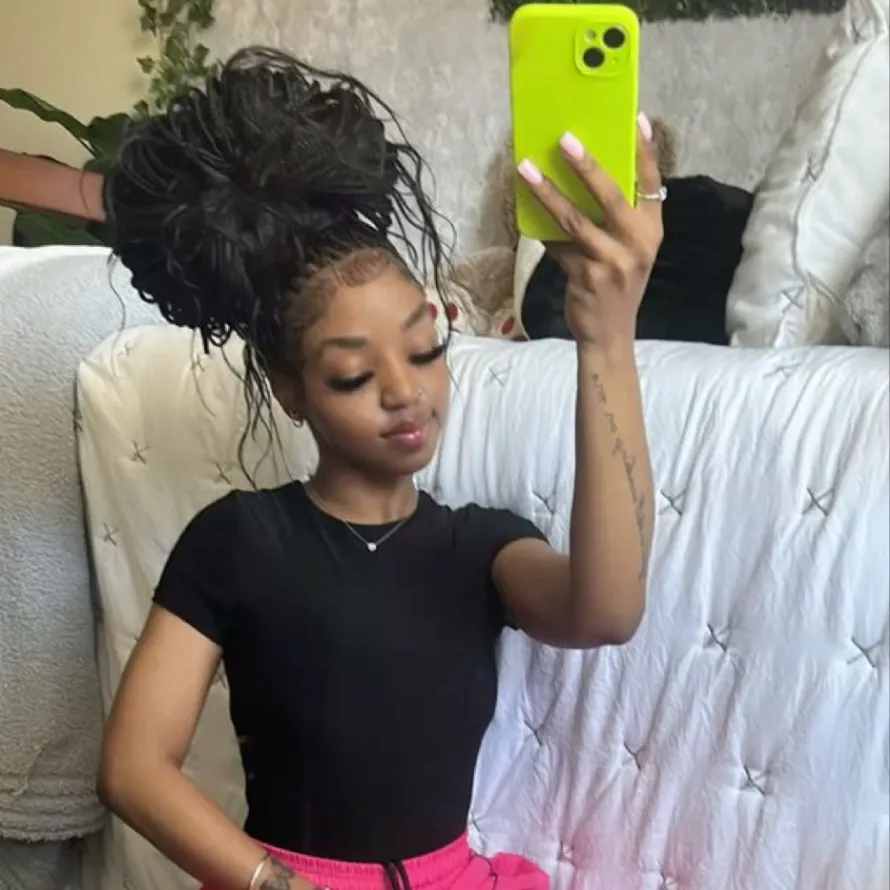 chat with ai character: Liberty