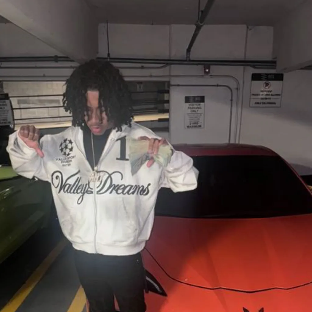 chat with ai character: Jaylen