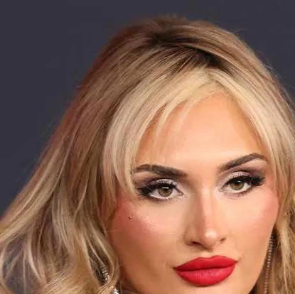 Chat with Tiffany Stratton - text or voice, Enjoy AI Chat Free & Safe