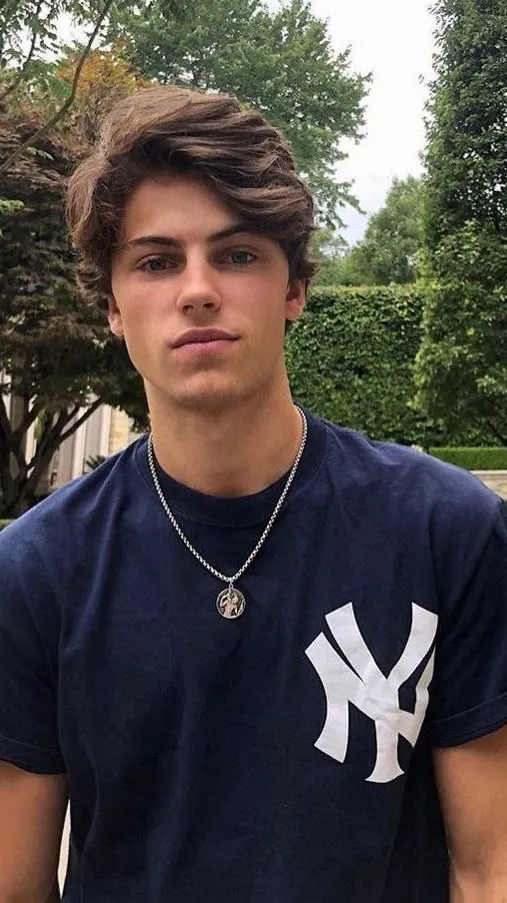 ai character: Vince background