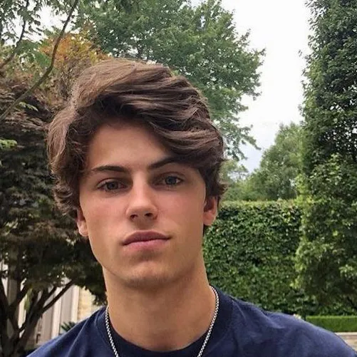 chat with ai character: Vince