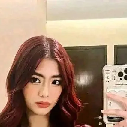 chat with ai character: mikha lim