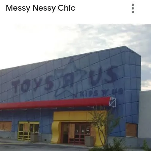 chat with ai character: Toys r Us