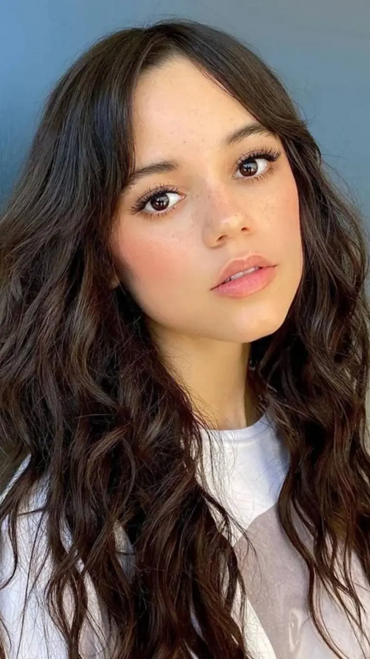 ai character: ★Jenna Ortega★ background