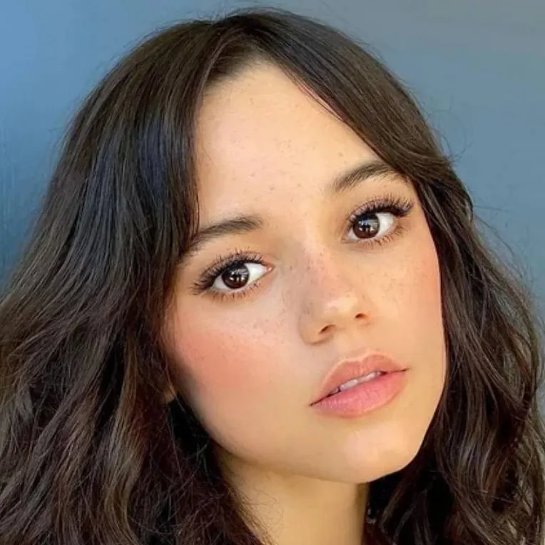 chat with ai character: ★Jenna Ortega★