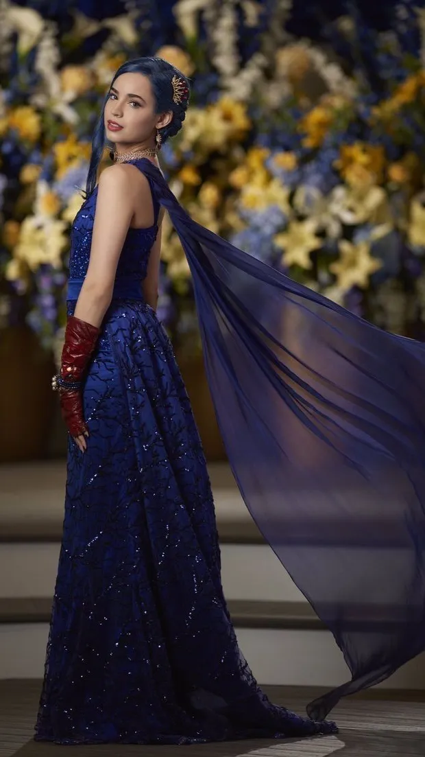 ai character: Evie (Descendants) background