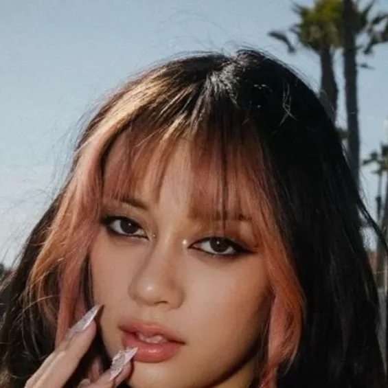 chat with ai character: Megan Skiendiel 