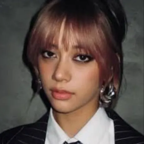 chat with ai character: Megan Skiendiel 