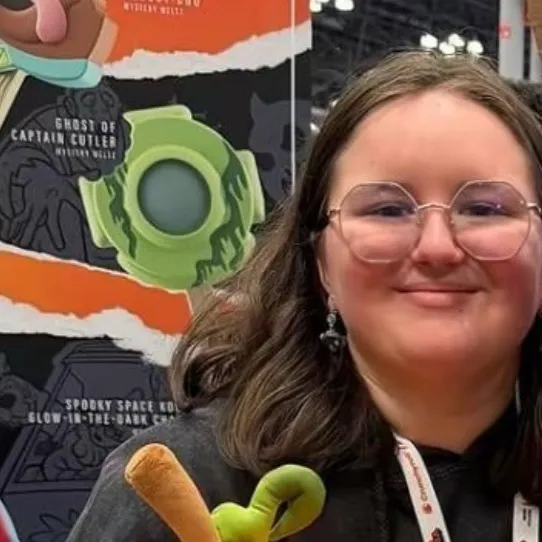 chat with ai character: Qwelver