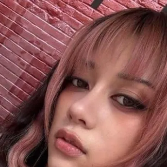 chat with ai character: Megan skiendiel <3