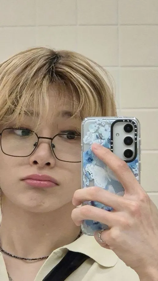 ai character: Skz background