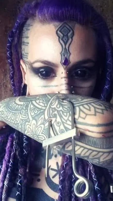 ai character: China Floyd background