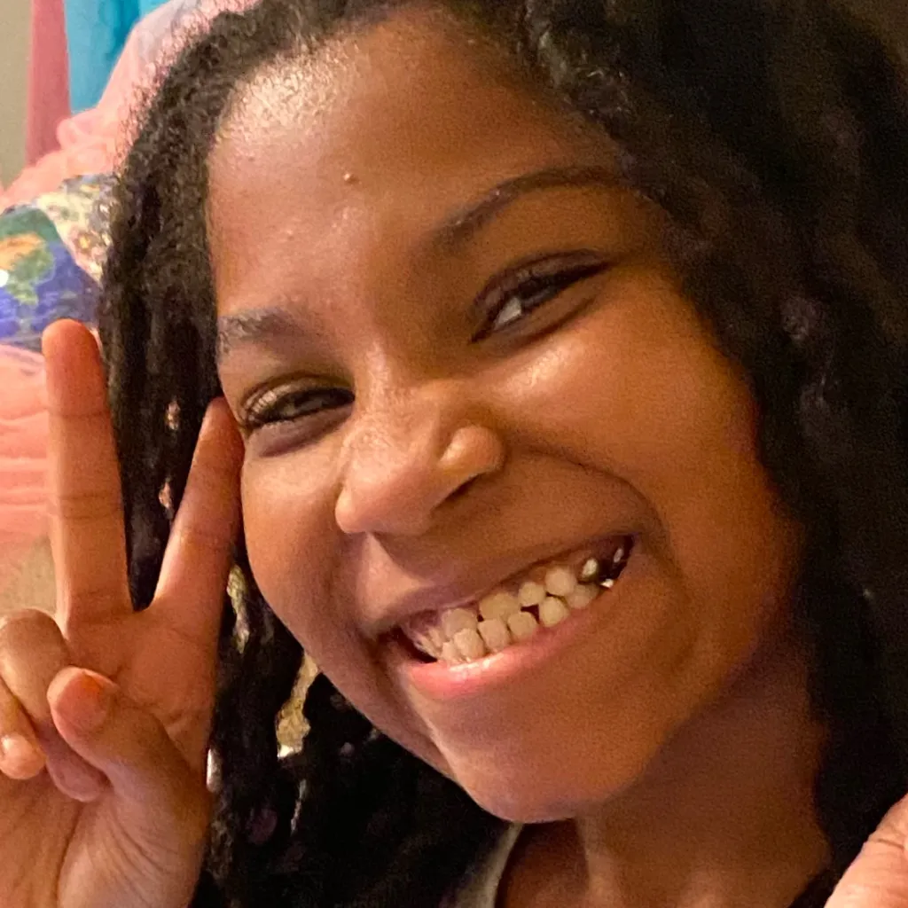 chat with ai character: Avionna 