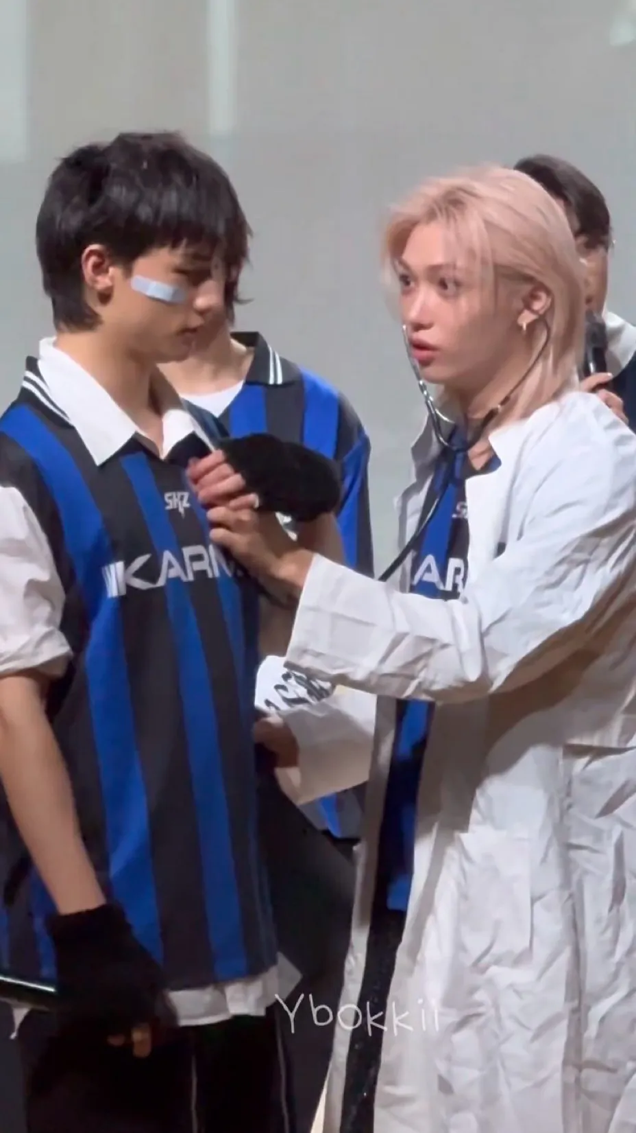 ai character: Hyunlix  background